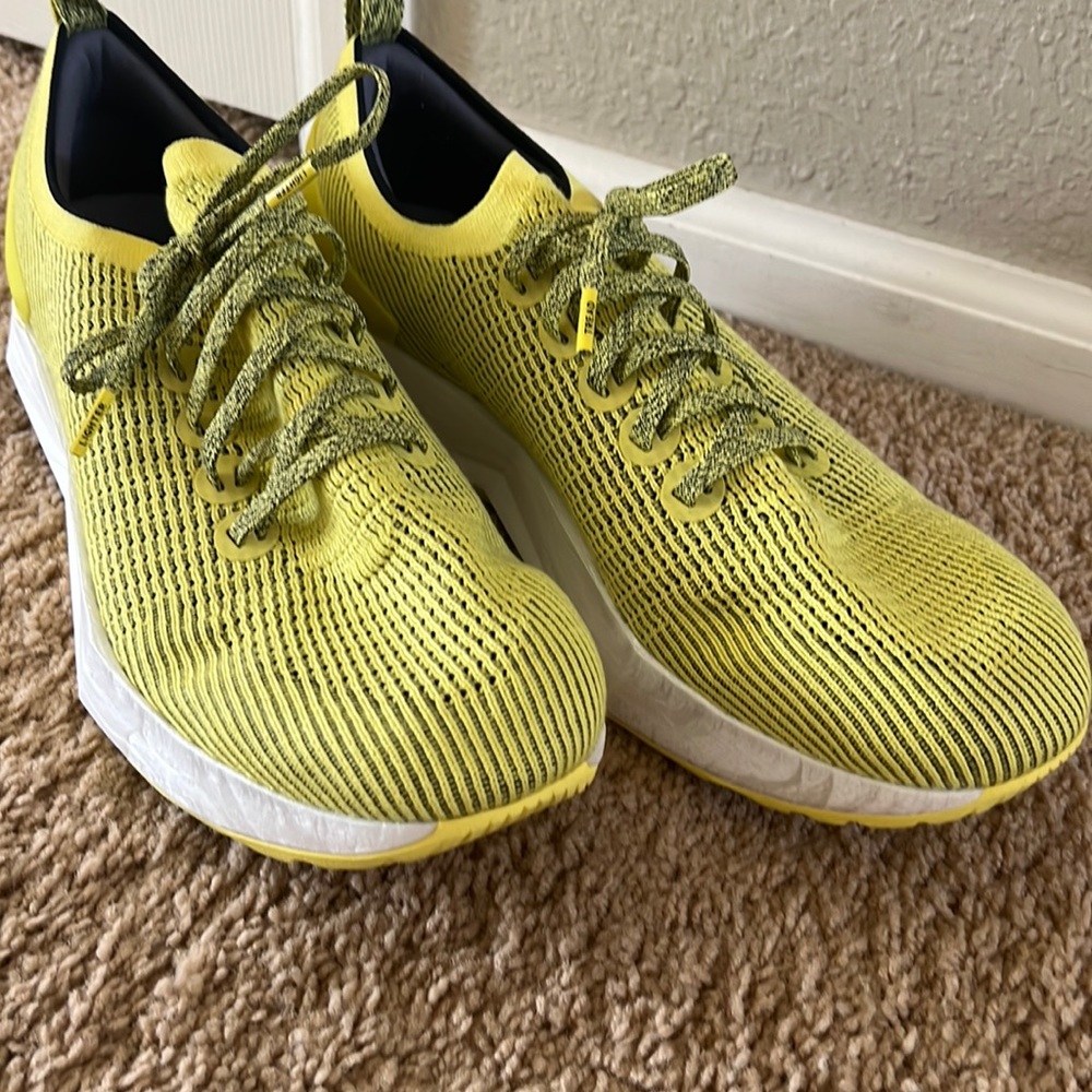 Allbirds runners, yellow, size 13, brand new.